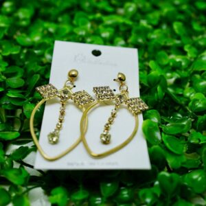 Aretes Dorados con Detalles de Cristal