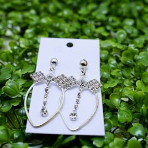 Aretes Plateados con Detalles de Cristal